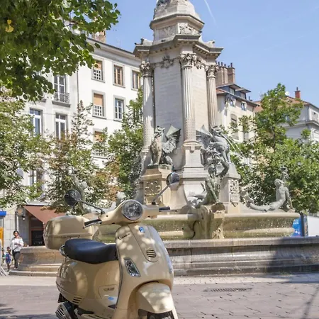 Authentic In The Antiquaires District * Grenoble